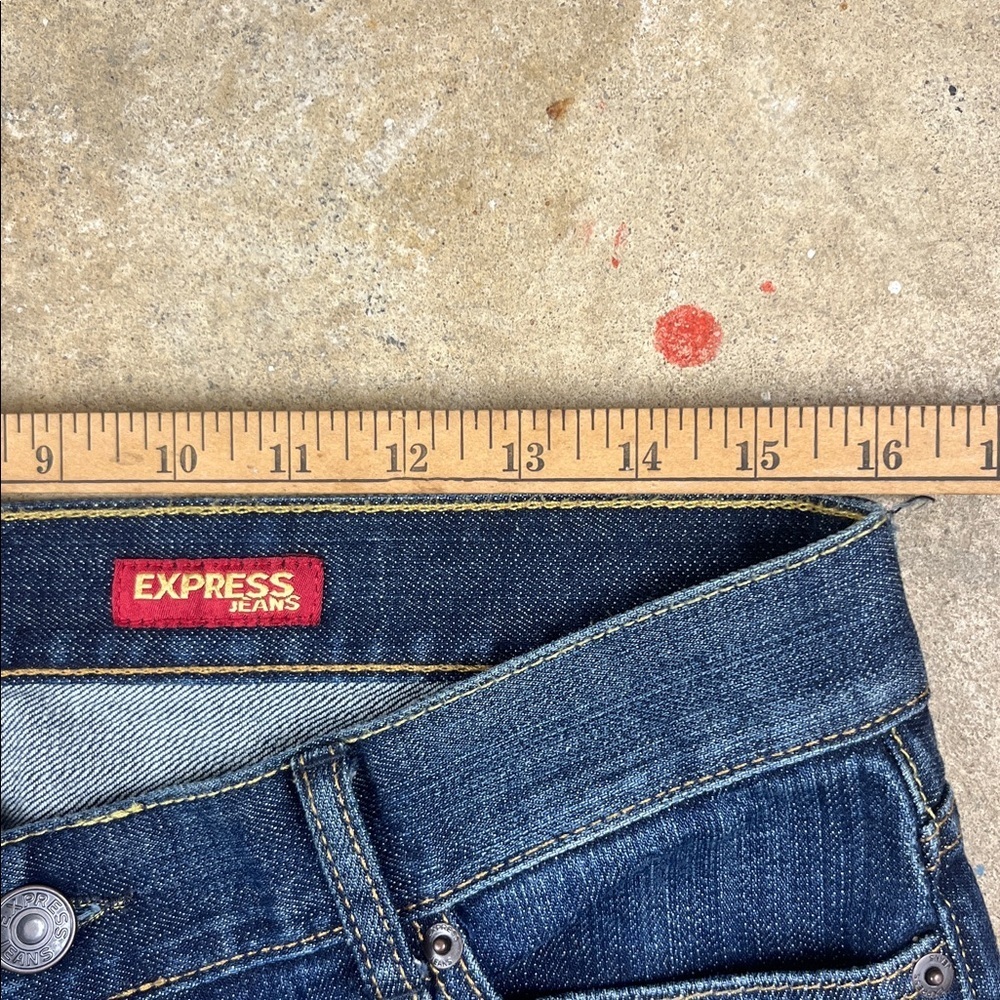 Express Dark Blue Eva Fit and Flare trouser Jeans
Size: 10s (See measurement) - Picture 5 of 9